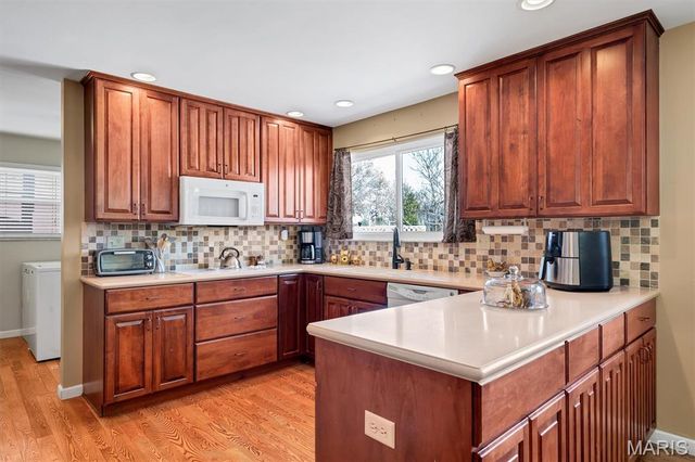 902 Rusticmanor Circle, Ballwin, MO 63011