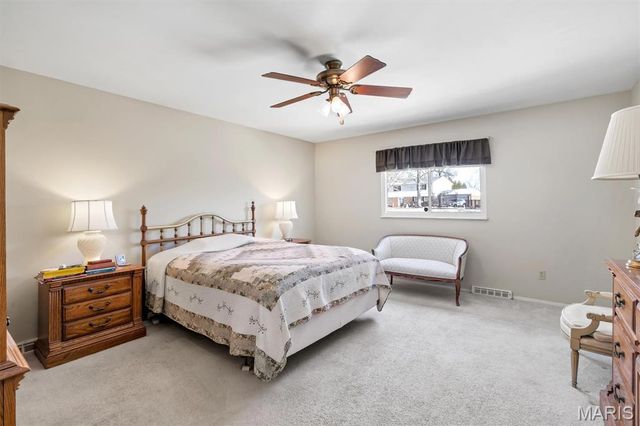 902 Rusticmanor Circle, Ballwin, MO 63011