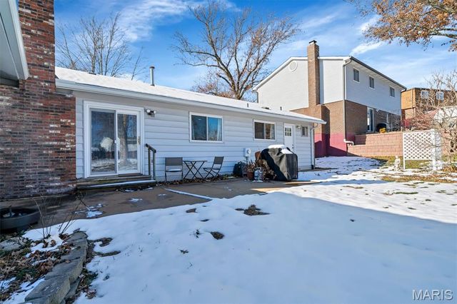 902 Rusticmanor Circle, Ballwin, MO 63011