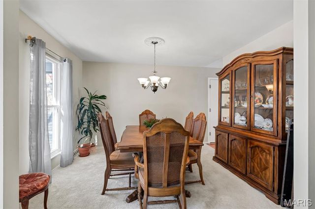 902 Rusticmanor Circle, Ballwin, MO 63011