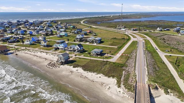 13238 Gulf Beach Dr, Freeport, TX 77541