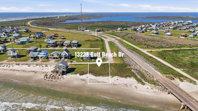 13238 Gulf Beach Dr, Freeport, TX 77541