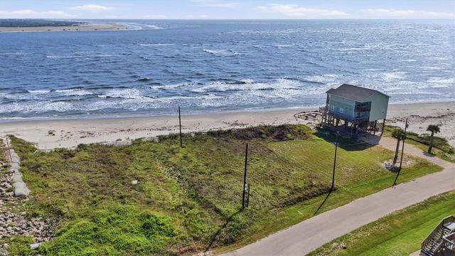 13238 Gulf Beach Dr, Freeport, TX 77541