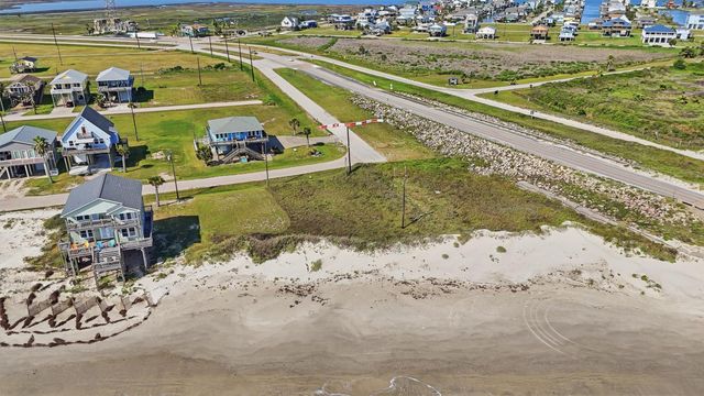 13238 Gulf Beach Dr, Freeport, TX 77541