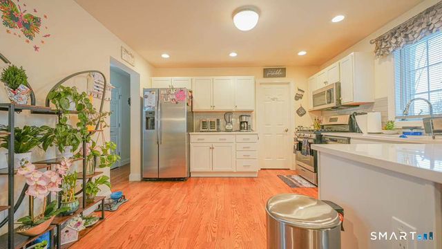 2 Kevin Drive, Danbury, CT 06811