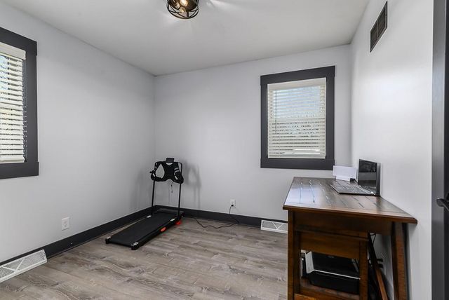 20940 Mclouth Road, Tonganoxie, KS 66086