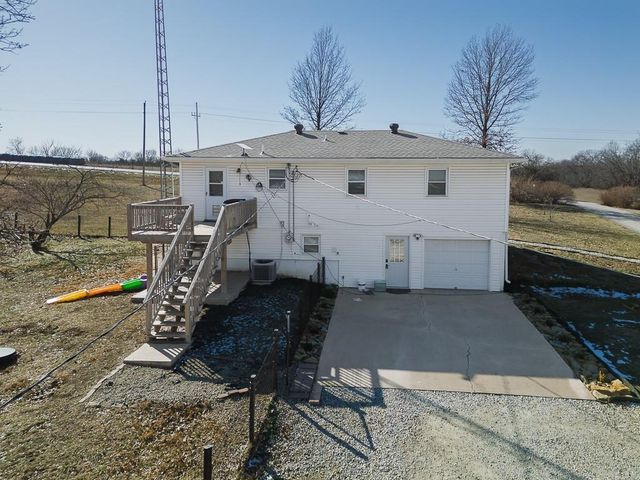 20940 Mclouth Road, Tonganoxie, KS 66086