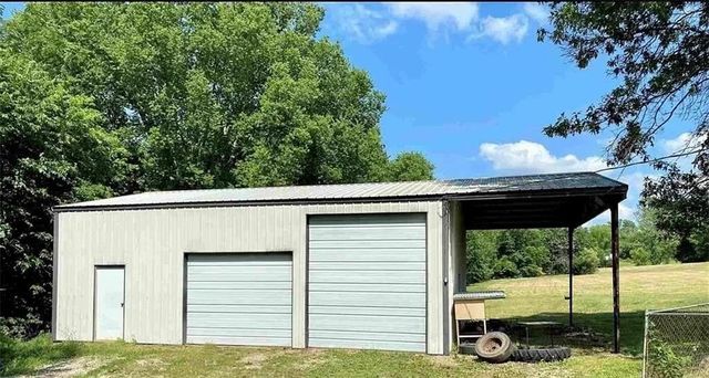20940 Mclouth Road, Tonganoxie, KS 66086