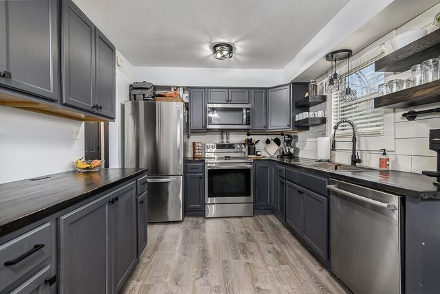 20940 Mclouth Road, Tonganoxie, KS 66086