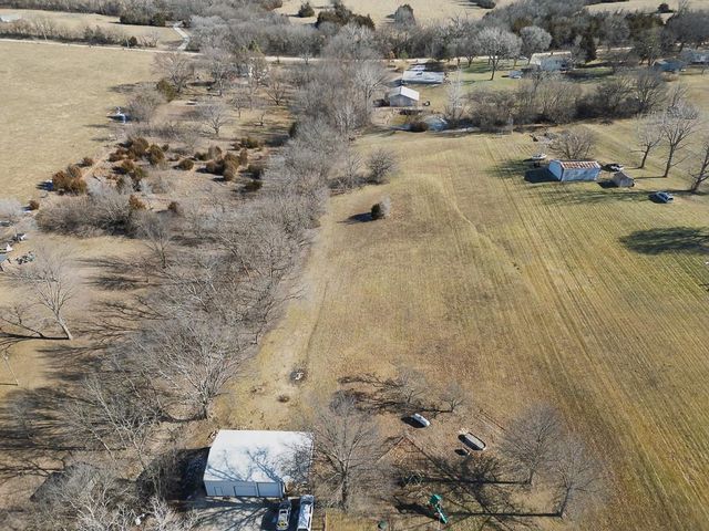 20940 Mclouth Road, Tonganoxie, KS 66086