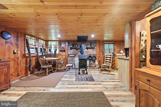 11234 WOLFSVILLE RD, Myersville, MD 21773