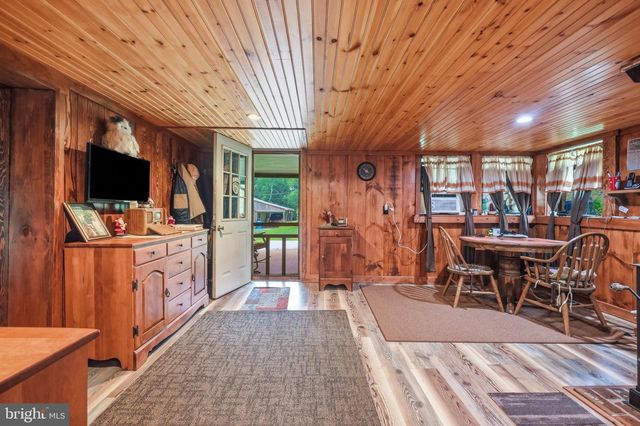 11234 WOLFSVILLE RD, Myersville, MD 21773