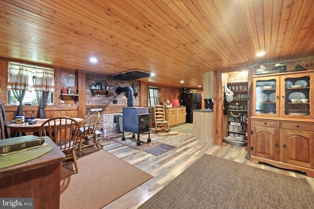 11234 WOLFSVILLE RD, Myersville, MD 21773