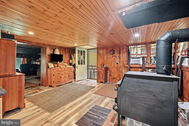 11234 WOLFSVILLE RD, Myersville, MD 21773