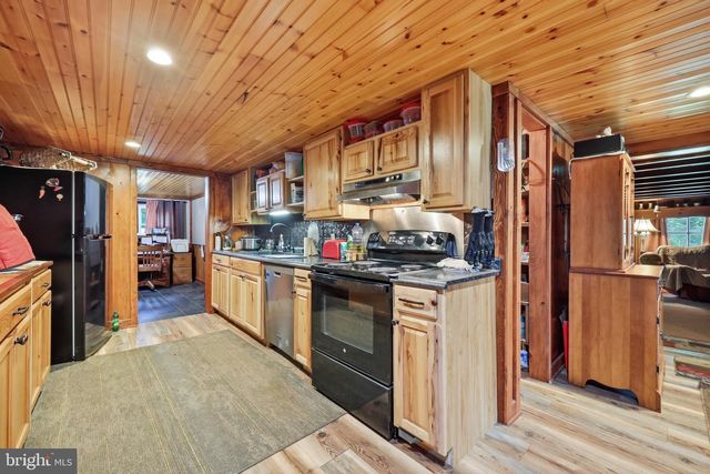 11234 WOLFSVILLE RD, Myersville, MD 21773