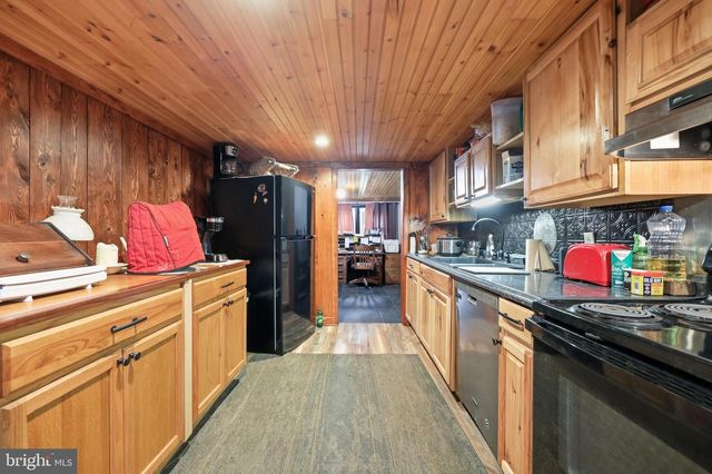 11234 WOLFSVILLE RD, Myersville, MD 21773