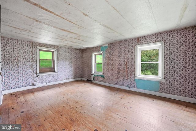 11234 WOLFSVILLE RD, Myersville, MD 21773