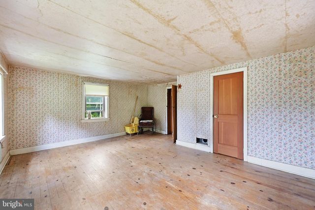 11234 WOLFSVILLE RD, Myersville, MD 21773
