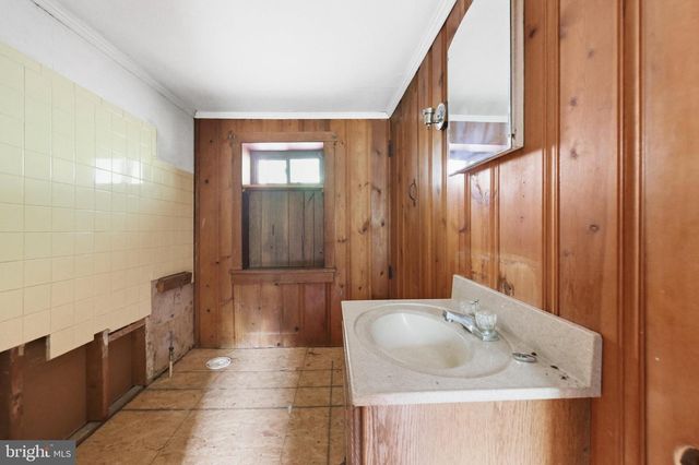 11234 WOLFSVILLE RD, Myersville, MD 21773
