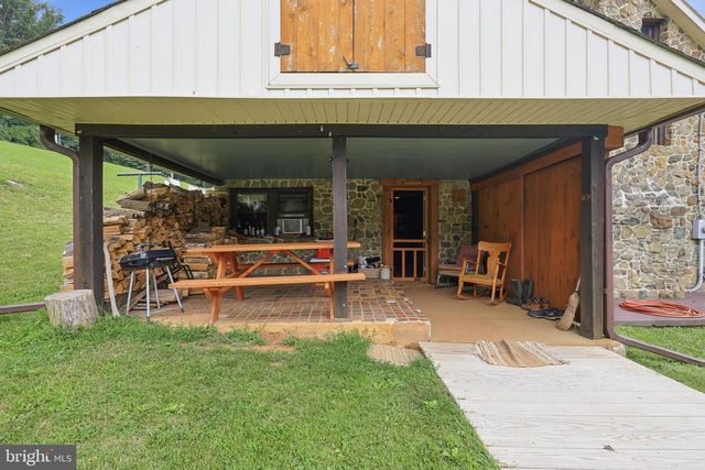 11234 WOLFSVILLE RD, Myersville, MD 21773