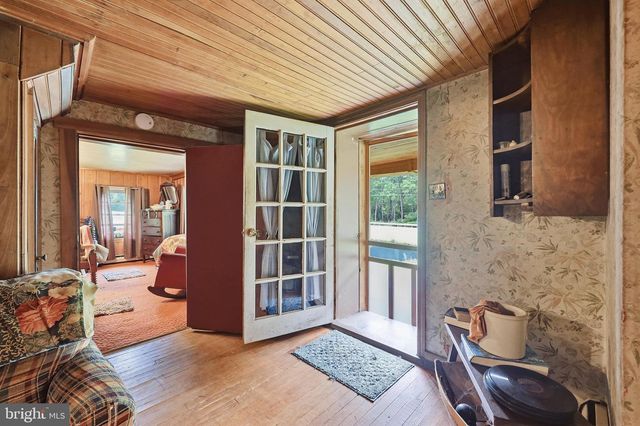 11234 WOLFSVILLE RD, Myersville, MD 21773