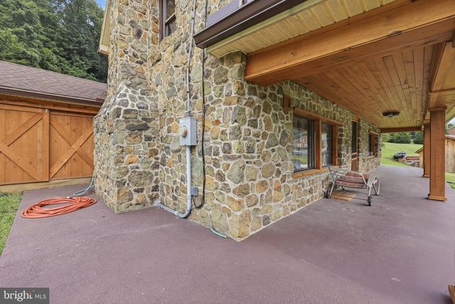 11234 WOLFSVILLE RD, Myersville, MD 21773