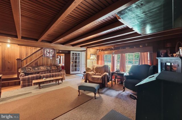 11234 WOLFSVILLE RD, Myersville, MD 21773