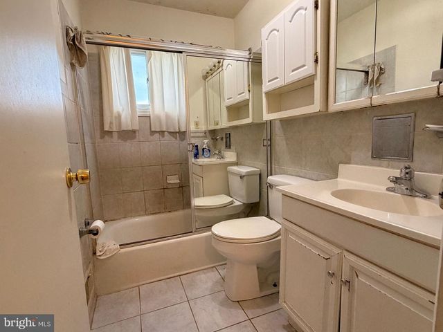 6812 HUNTINGTON DR, Baltimore, MD 21207
