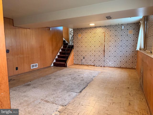 6812 HUNTINGTON DR, Baltimore, MD 21207