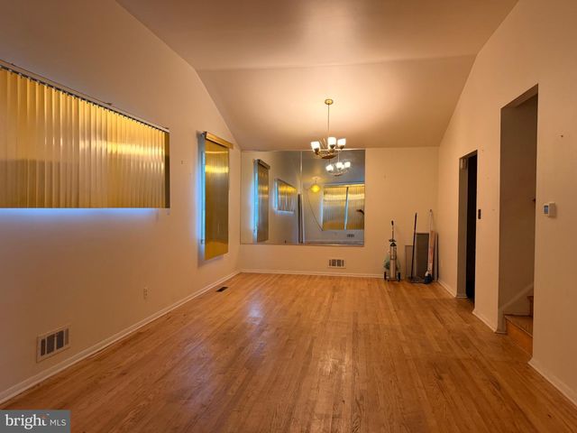6812 HUNTINGTON DR, Baltimore, MD 21207