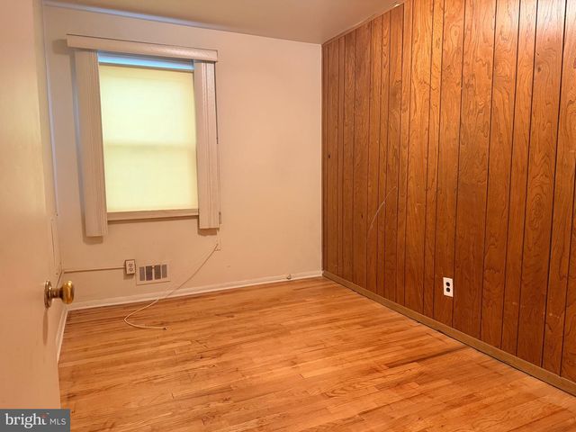 6812 HUNTINGTON DR, Baltimore, MD 21207