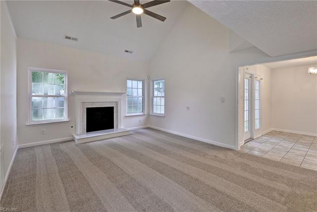 4 E Big Sky DR, Hampton, VA 23666