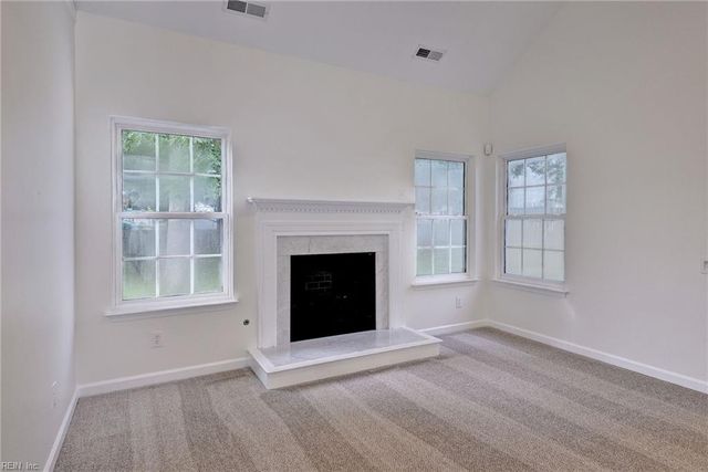 4 E Big Sky DR, Hampton, VA 23666