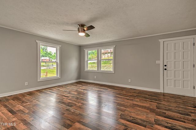 229 Independence Drive, Kingsport, TN 37660