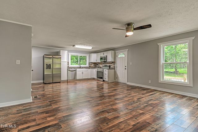 229 Independence Drive, Kingsport, TN 37660