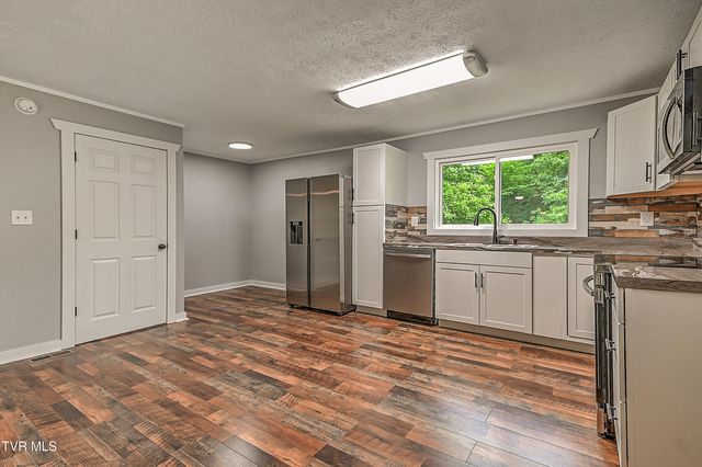 229 Independence Drive, Kingsport, TN 37660
