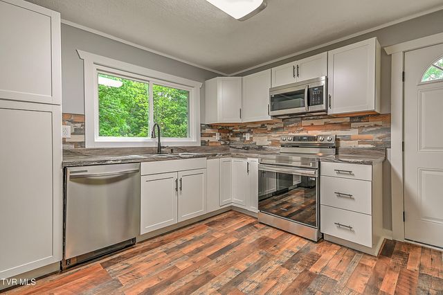 229 Independence Drive, Kingsport, TN 37660