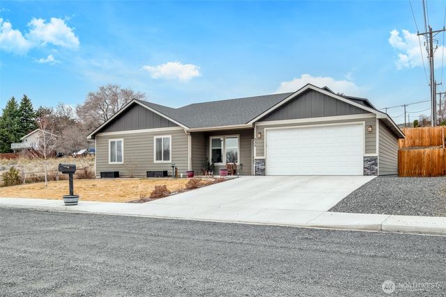 335 Canal Drive, Ephrata, WA 98823