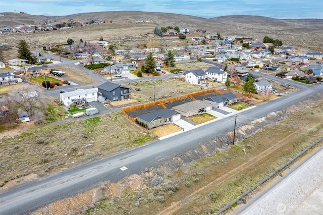 335 Canal Drive, Ephrata, WA 98823