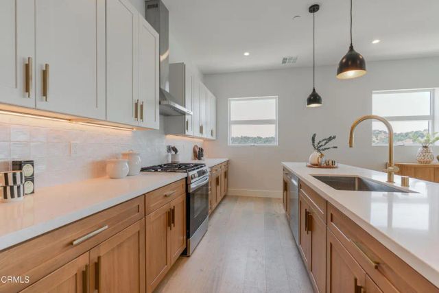 3874 W Point Drive, Los Angeles, CA 90065