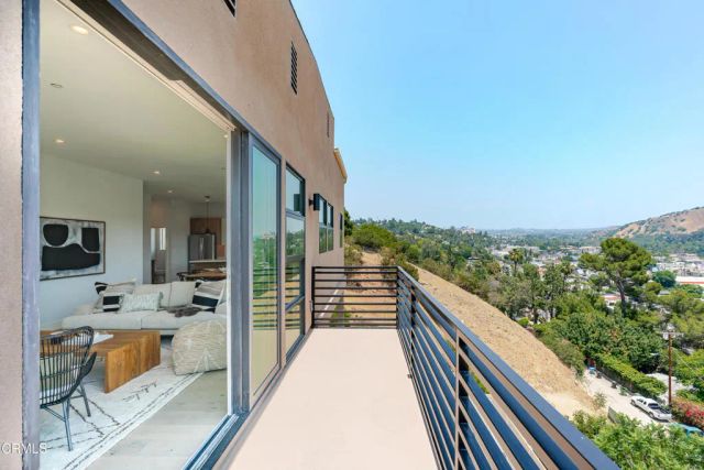 3874 W Point Drive, Los Angeles, CA 90065