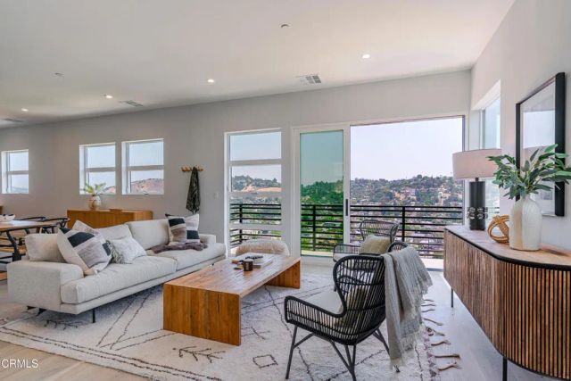 3874 W Point Drive, Los Angeles, CA 90065