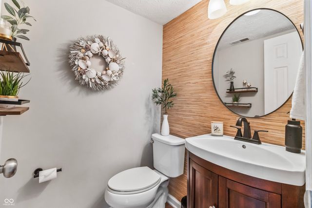 11517 Crescent Court, Indianapolis, IN 46236