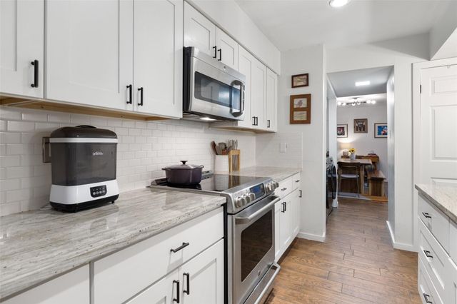 4159 Steck Ave 107, Austin, TX 78759