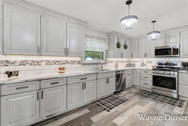 5183 Mcdowell Street, Norton Shores, MI 49441