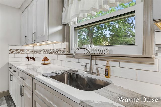 5183 Mcdowell Street, Norton Shores, MI 49441