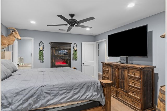309 S Crockett Street, Edgewood, TX 75117