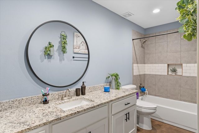 309 S Crockett Street, Edgewood, TX 75117