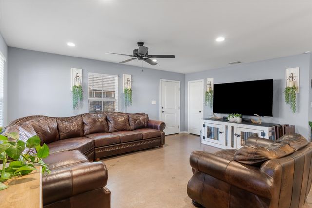 309 S Crockett Street, Edgewood, TX 75117