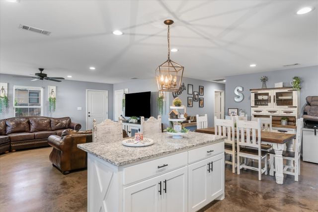 309 S Crockett Street, Edgewood, TX 75117
